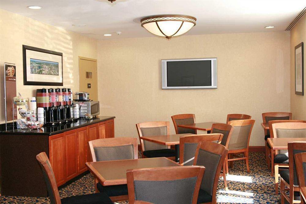 Holiday Inn Express Boston North-Woburn By Ihg Bagian luar foto