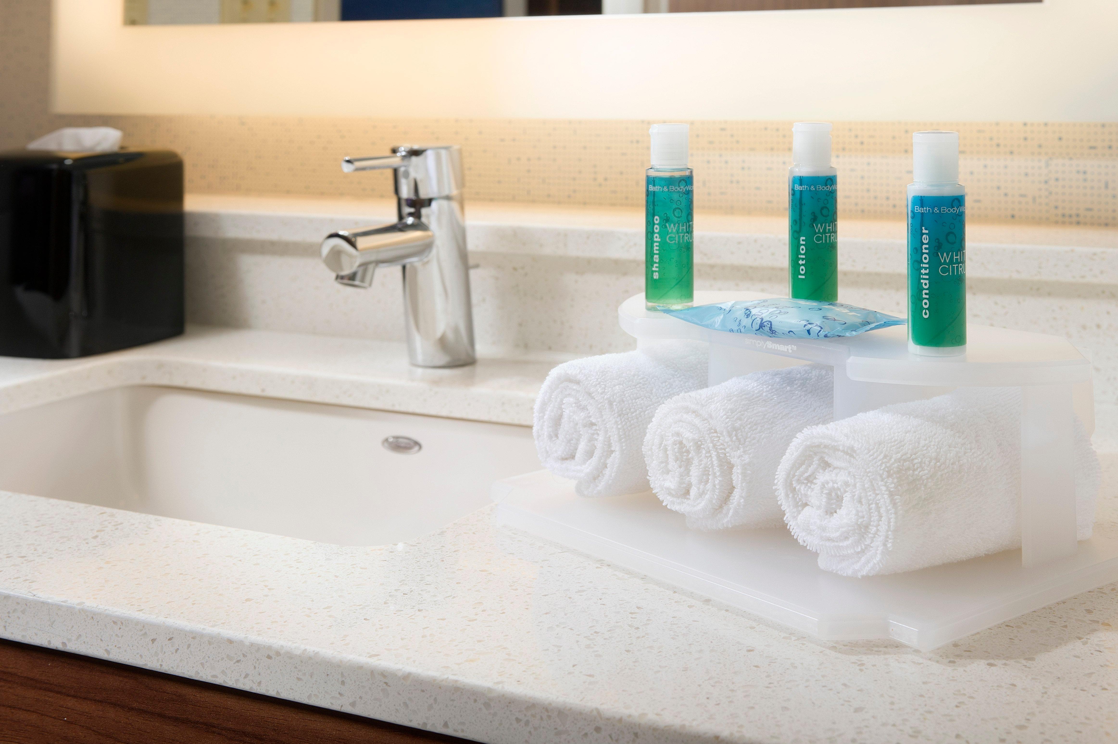 Holiday Inn Express Boston North-Woburn By Ihg Bagian luar foto