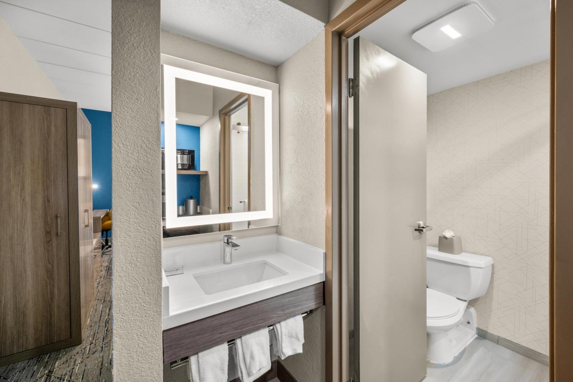 Holiday Inn Express Boston North-Woburn By Ihg Bagian luar foto
