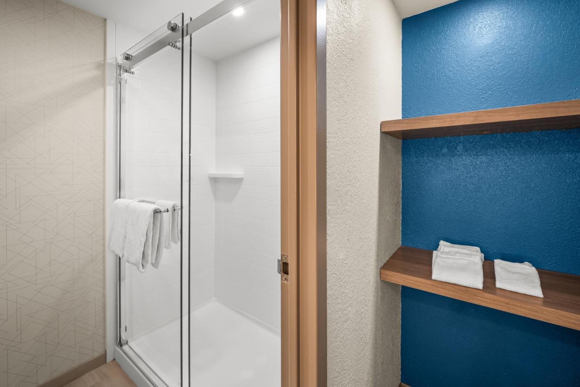 Holiday Inn Express Boston North-Woburn By Ihg Bagian luar foto
