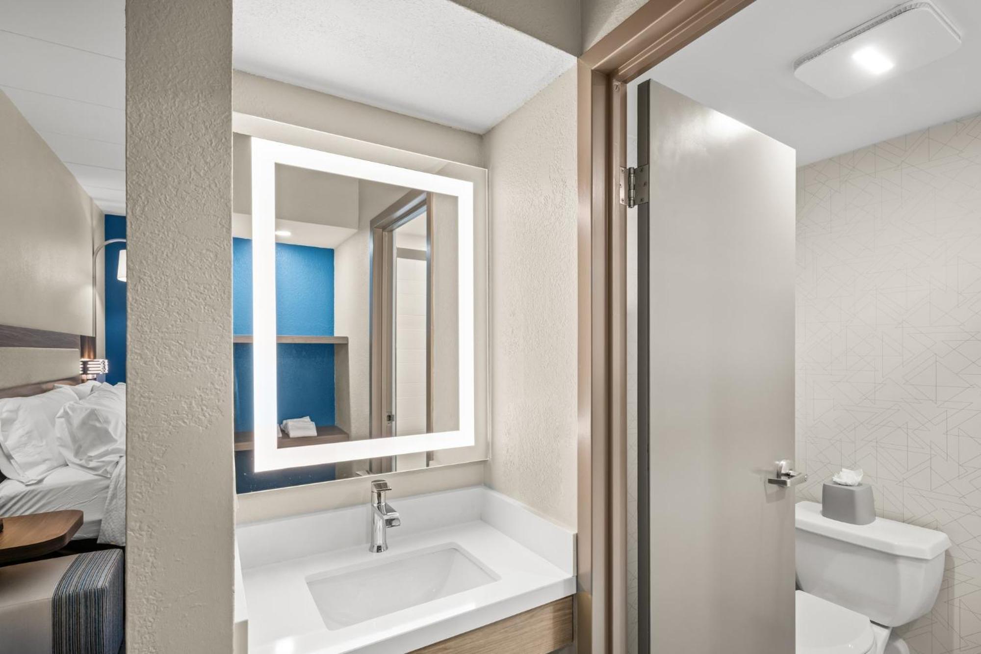 Holiday Inn Express Boston North-Woburn By Ihg Bagian luar foto