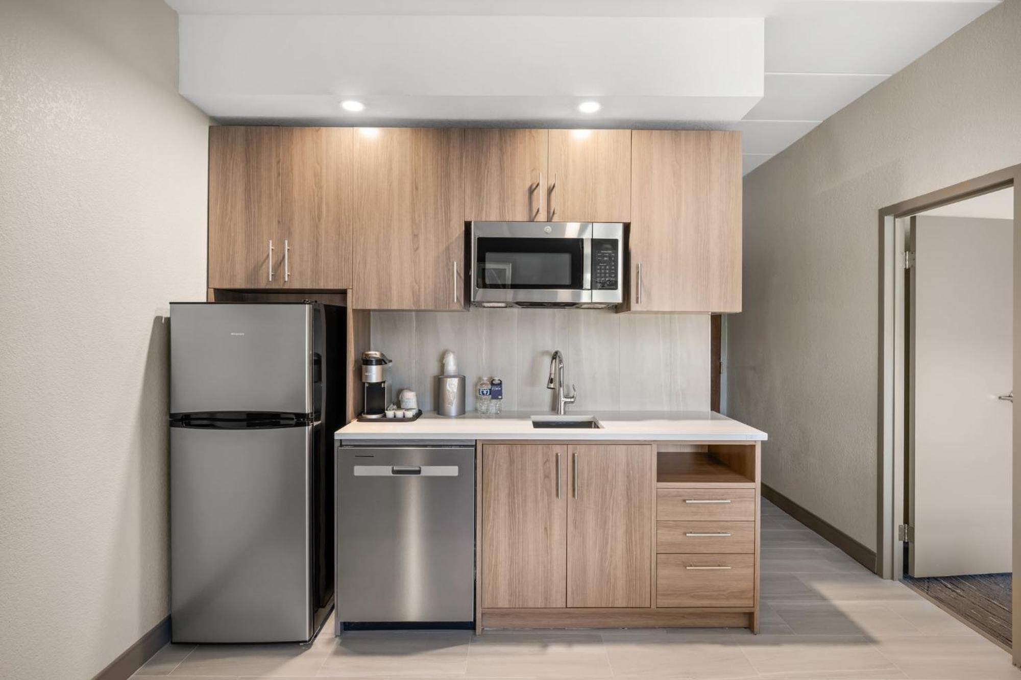 Holiday Inn Express Boston North-Woburn By Ihg Bagian luar foto